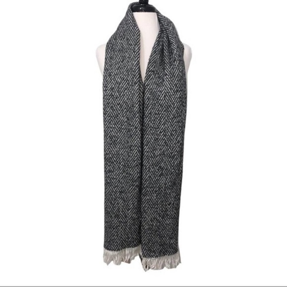Amicale Cashmere Wool Blend Herringbone Scarf in Black & White NWT 79”x25” - Picture 3 of 4